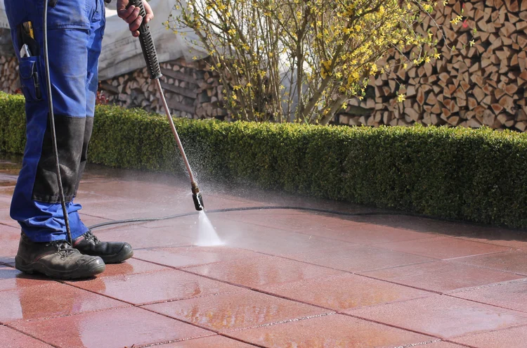 Power Cleaning Driveways
